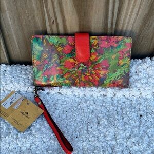 NWT- Patricia Nash Valentia II Wristlet